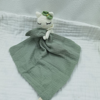 Doudou mouton bébé vert sauge crochet mousseline coton naissance