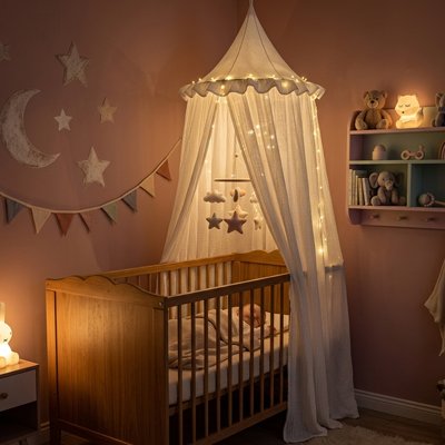 ciel de lit bebe blanc chambre rose guirlande lumineuse nuit
