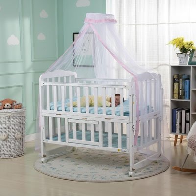 Moustiquaire lit bébé rose chambre verte bébé endormi