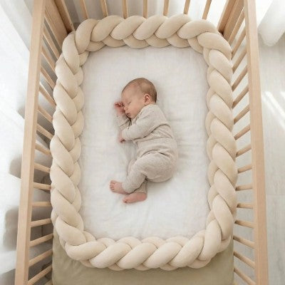réducteur de lit bébé tressé cocon douillet