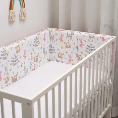 Tour de lit bébé renards lapins rose chambre lumineuse