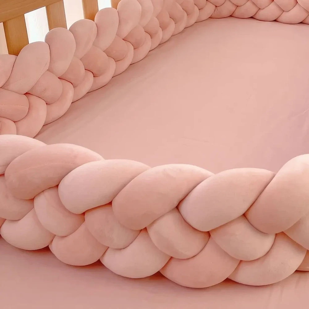 Tresse de lit rose poudré : détail des quatre boudins tressés